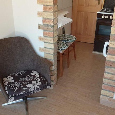 Keller Apartmanok Hajdúszoboszló الغرفة الصورة
