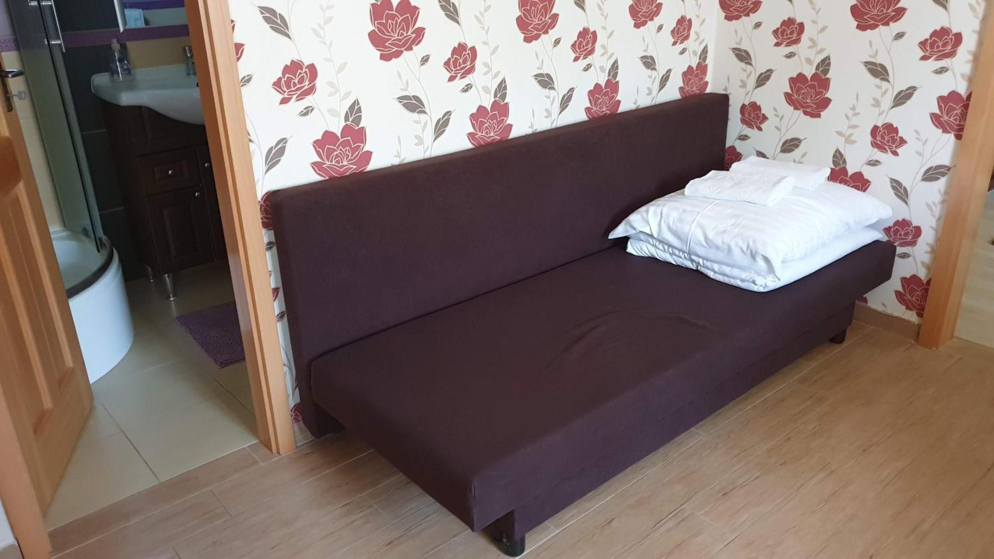 Keller Apartmanok Hajdúszoboszló الغرفة الصورة