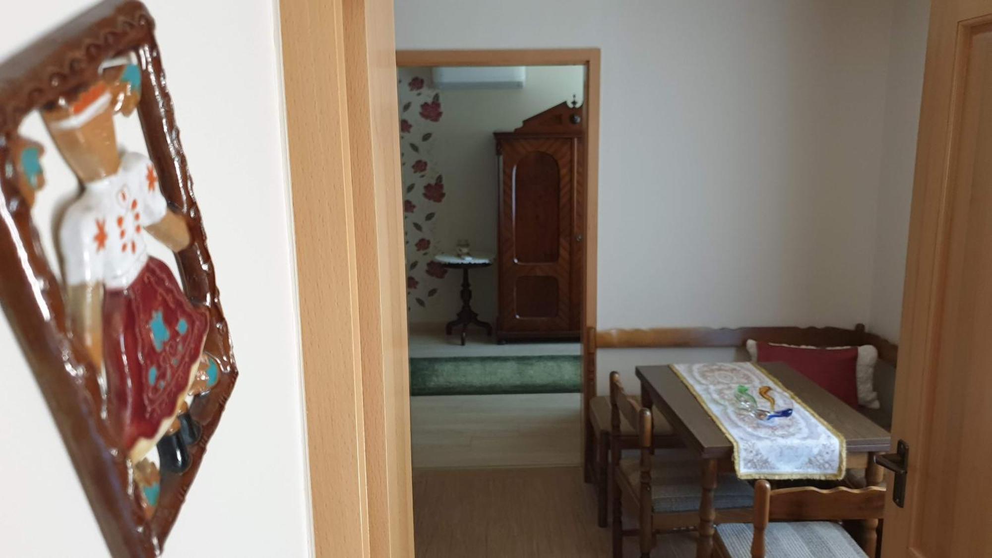 Keller Apartmanok Hajdúszoboszló الغرفة الصورة