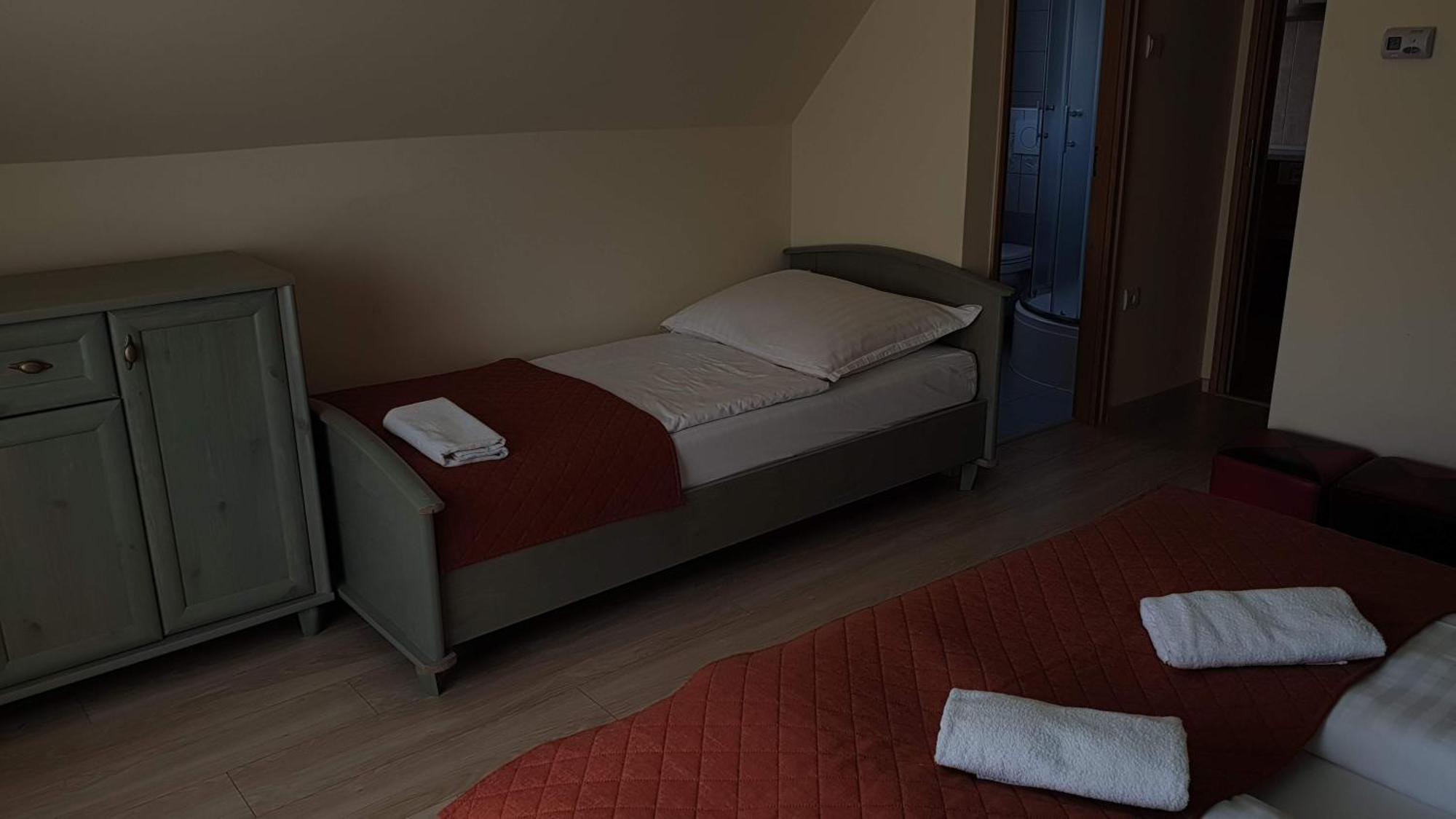 Keller Apartmanok Hajdúszoboszló الغرفة الصورة