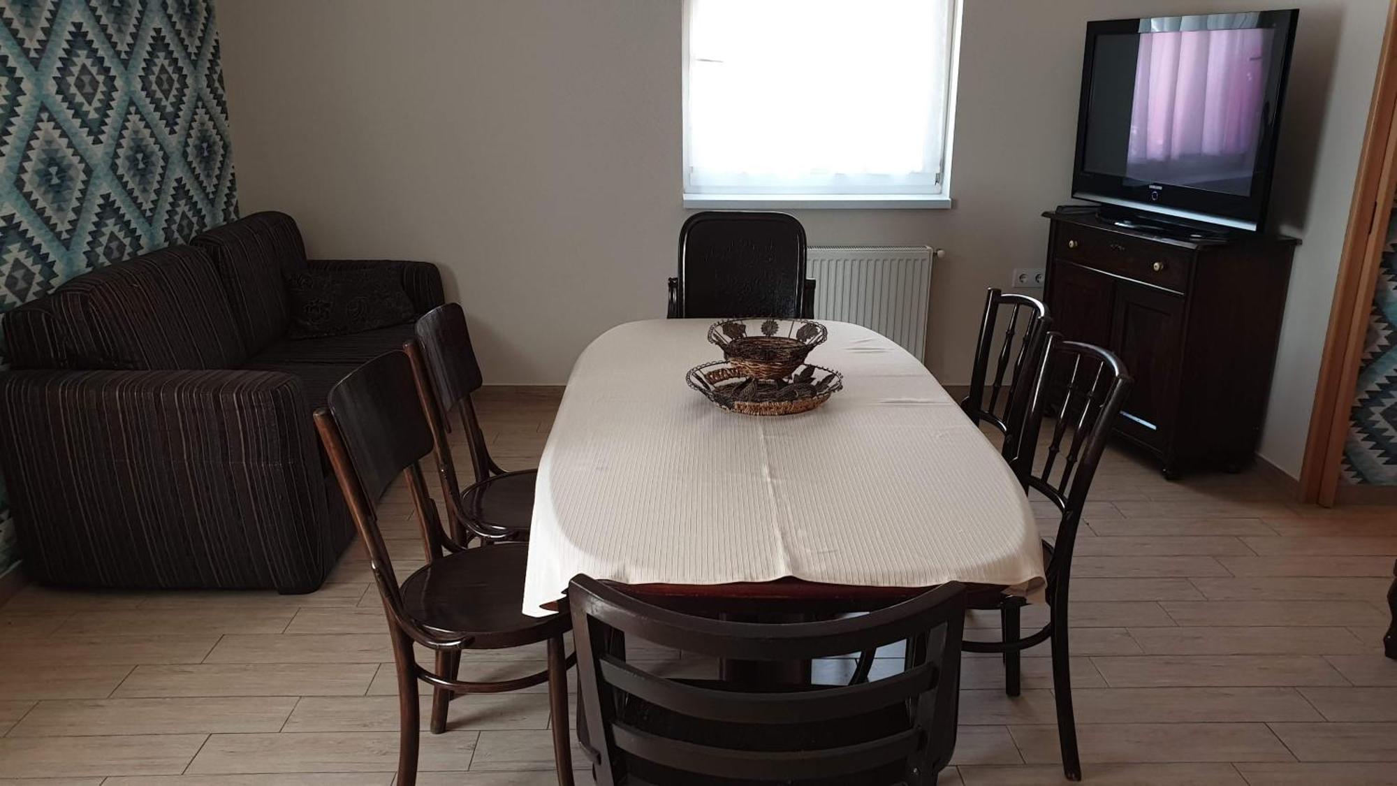 Keller Apartmanok Hajdúszoboszló الغرفة الصورة