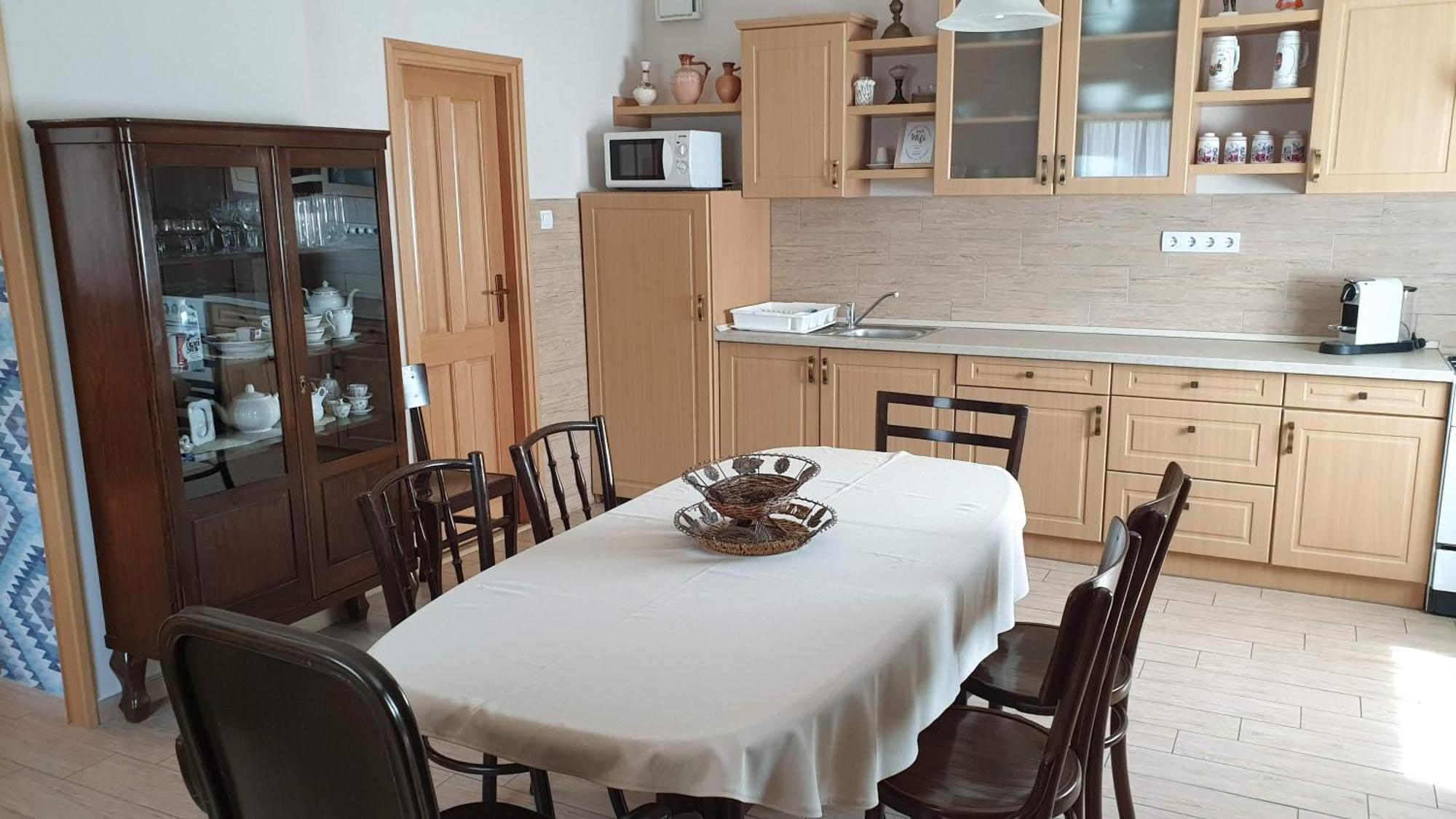 Keller Apartmanok Hajdúszoboszló الغرفة الصورة